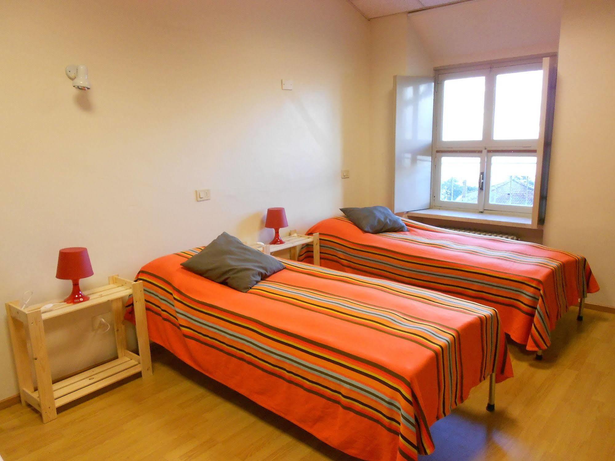 Santangela Hostel & Rooms Menaggio Buitenkant foto