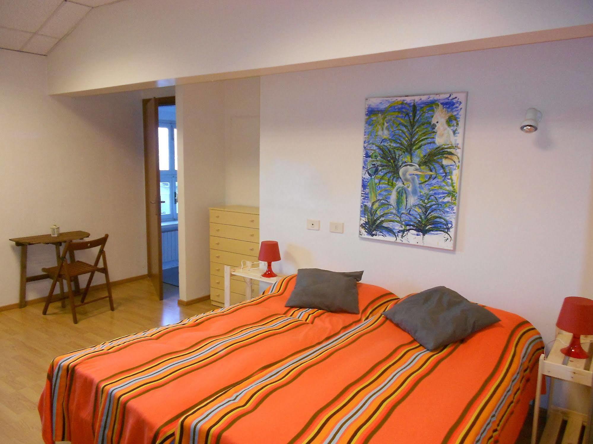 Santangela Hostel & Rooms Menaggio Buitenkant foto
