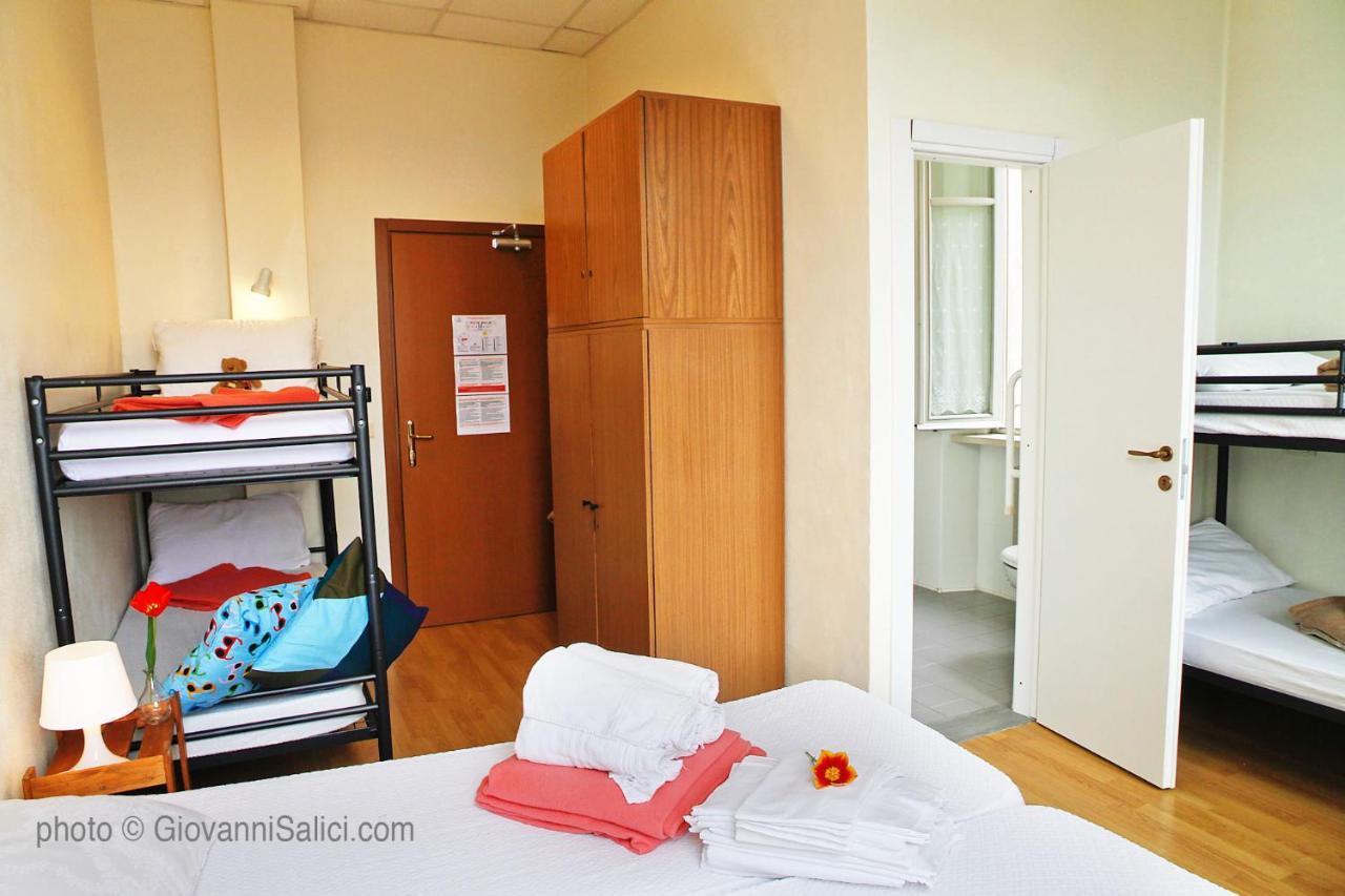 Santangela Hostel & Rooms Menaggio Buitenkant foto